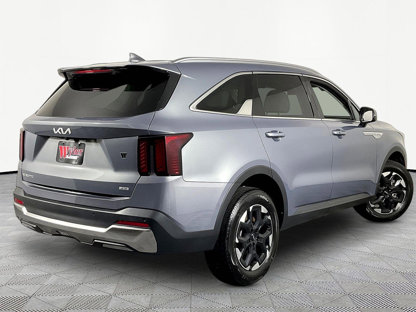 Used 2025 Kia Sorento S AWD/4WD image 6