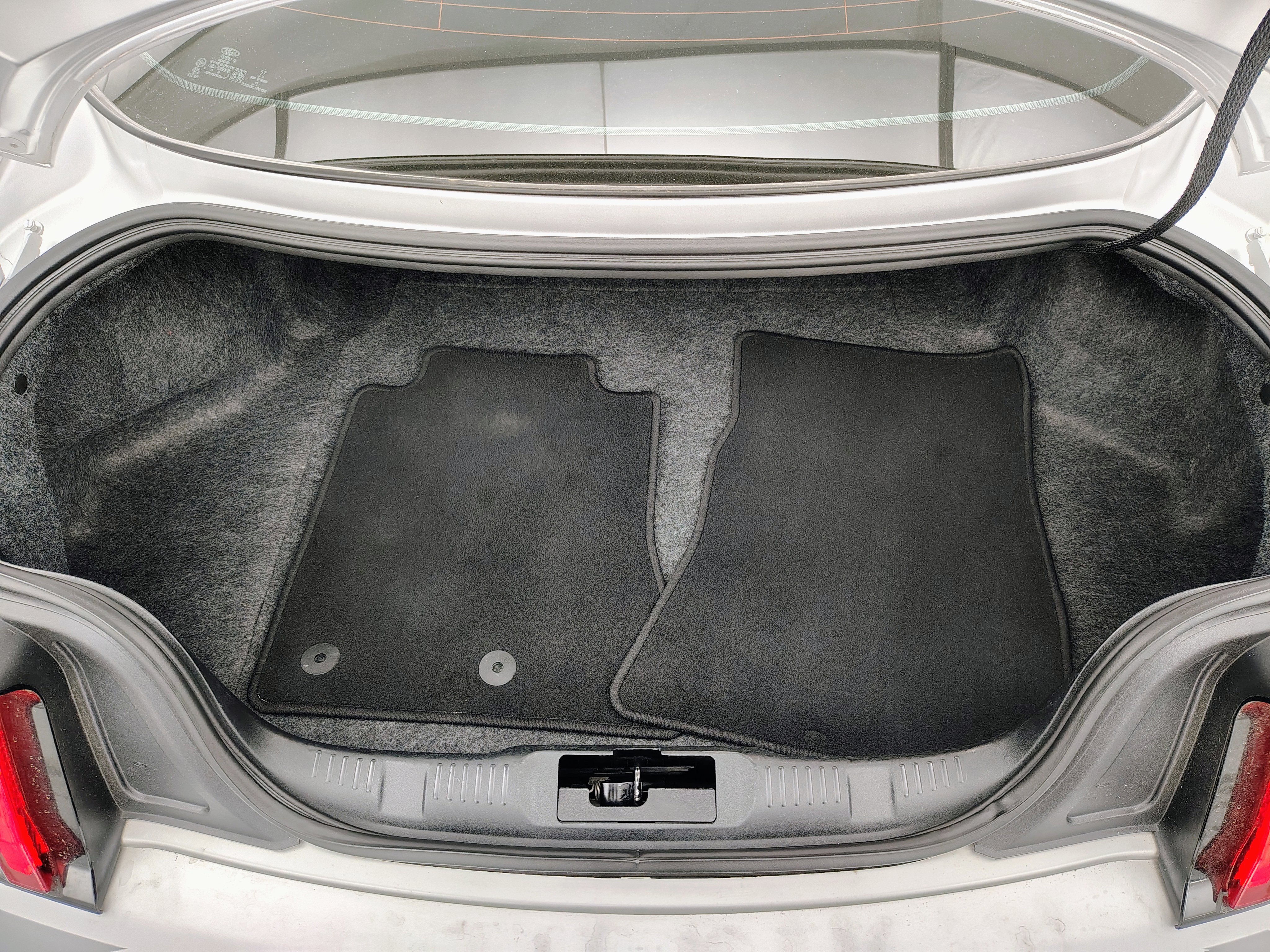 Used 2018 Ford Mustang Coupe image 16