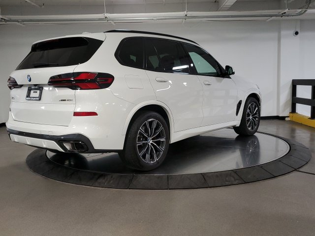 Used 2025 BMW X5 xDrive40i w/ M Sport Package AWD/4WD image 17