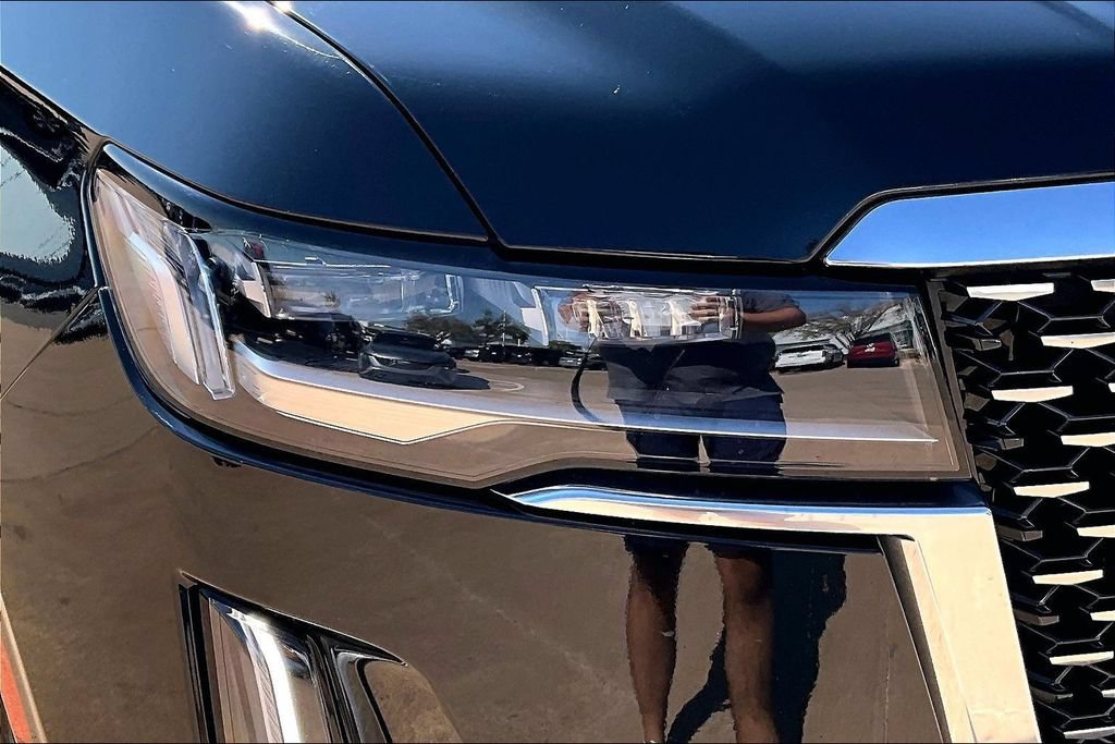 Used 2022 Cadillac Escalade Premium Luxury w/ Performance Package AWD/4WD image 32
