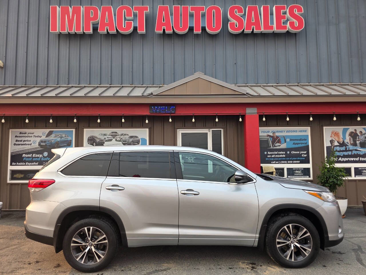 Used 2018 Toyota Highlander AWD V6 image 1