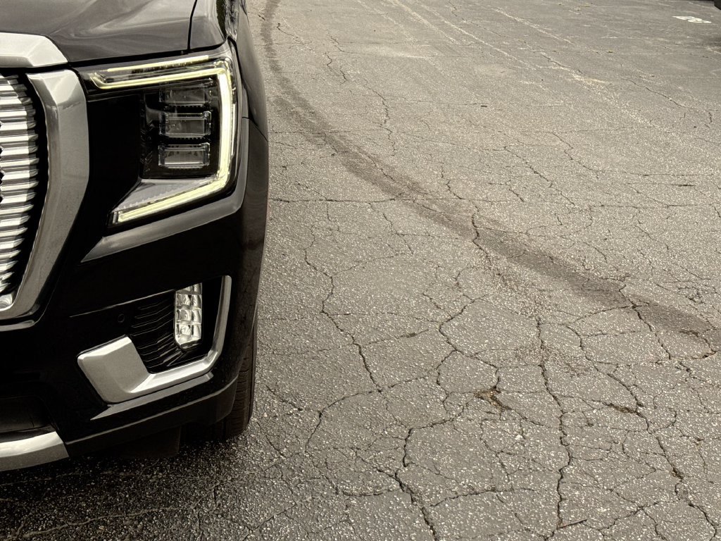 Used 2024 GMC Yukon XL Denali AWD/4WD image 10