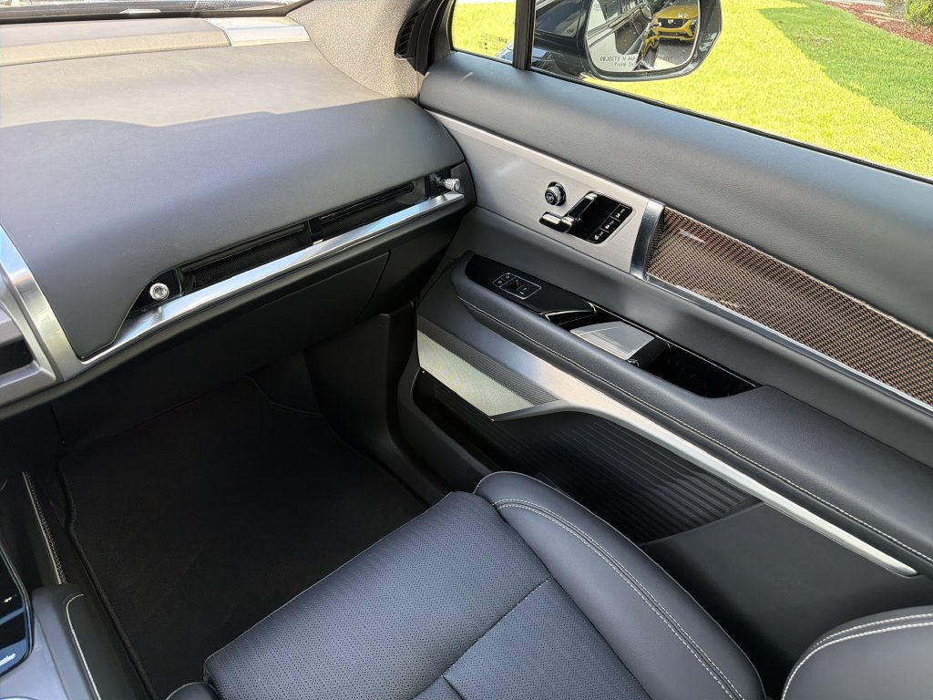 Certified 2026 Cadillac Vistiq Luxury AWD/4WD image 19