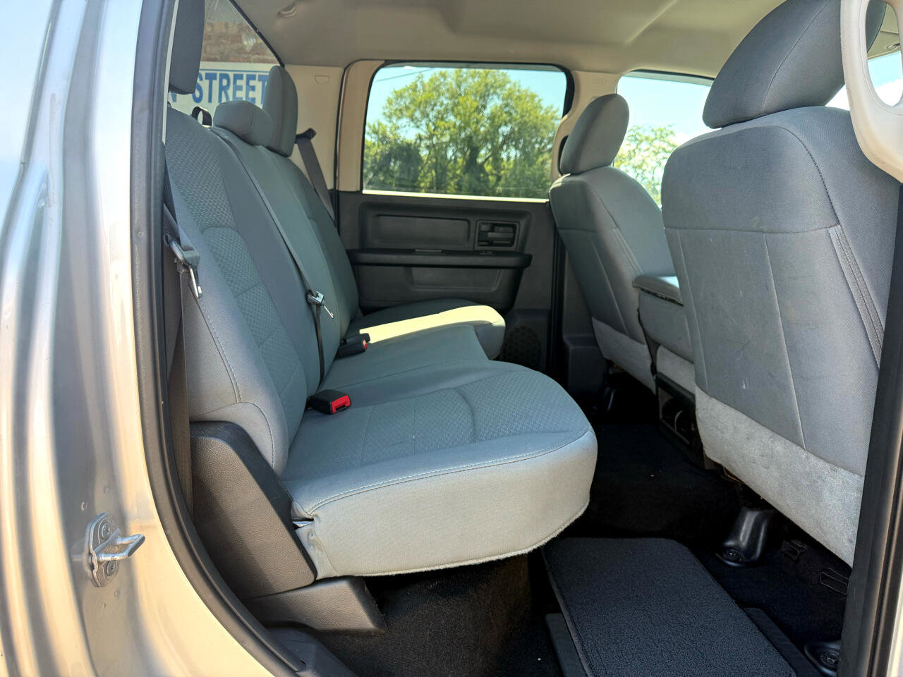 Used 2015 RAM 3500 Tradesman w/ Chrome Appearance Group image 22