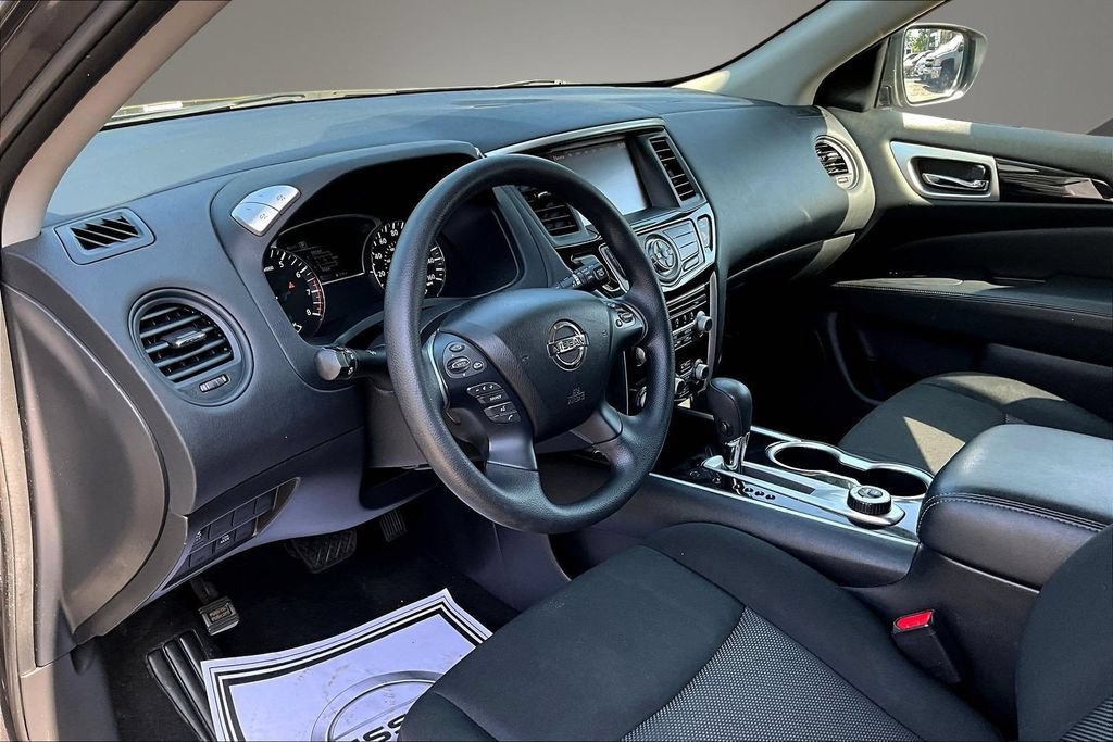 Used 2020 Nissan Pathfinder S AWD/4WD image 17