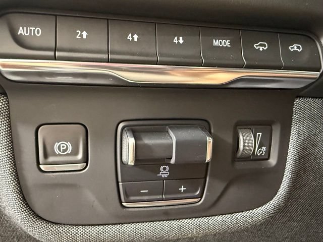 Used 2025 Cadillac Escalade Sport Platinum w/ LPO, Floor Liner Package AWD/4WD image 42