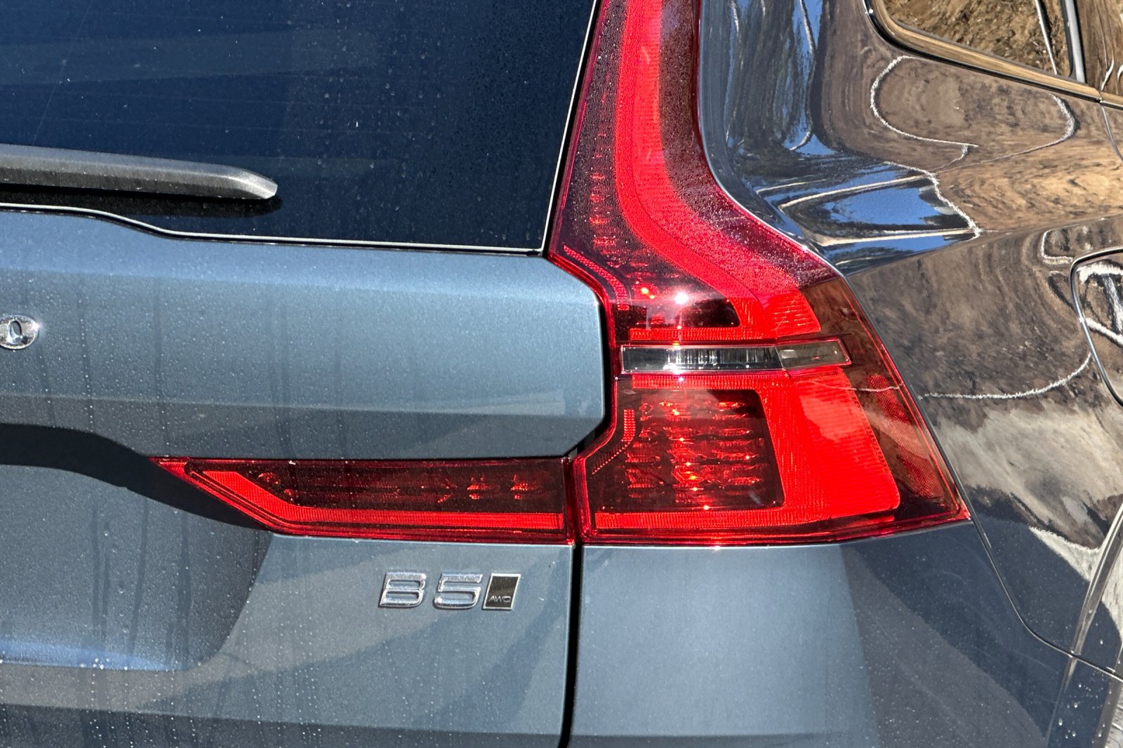 New 2026 Volvo XC60 B5 Plus w/ Climate Package image 7