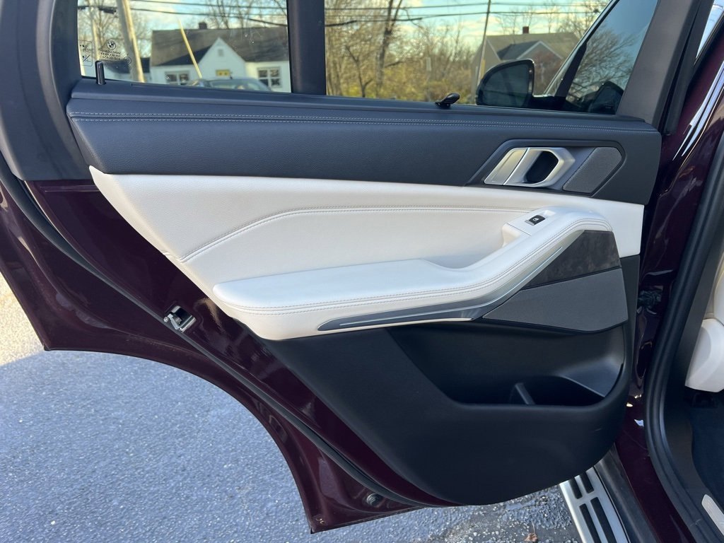 Used 2020 BMW X5 xDrive40i w/ Executive Package image 31