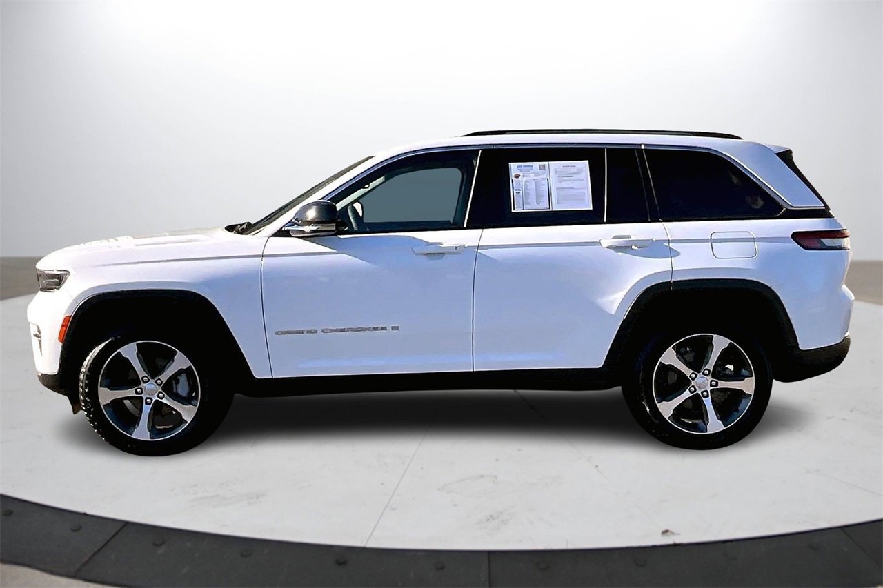 Used 2023 Jeep Grand Cherokee Limited image 6