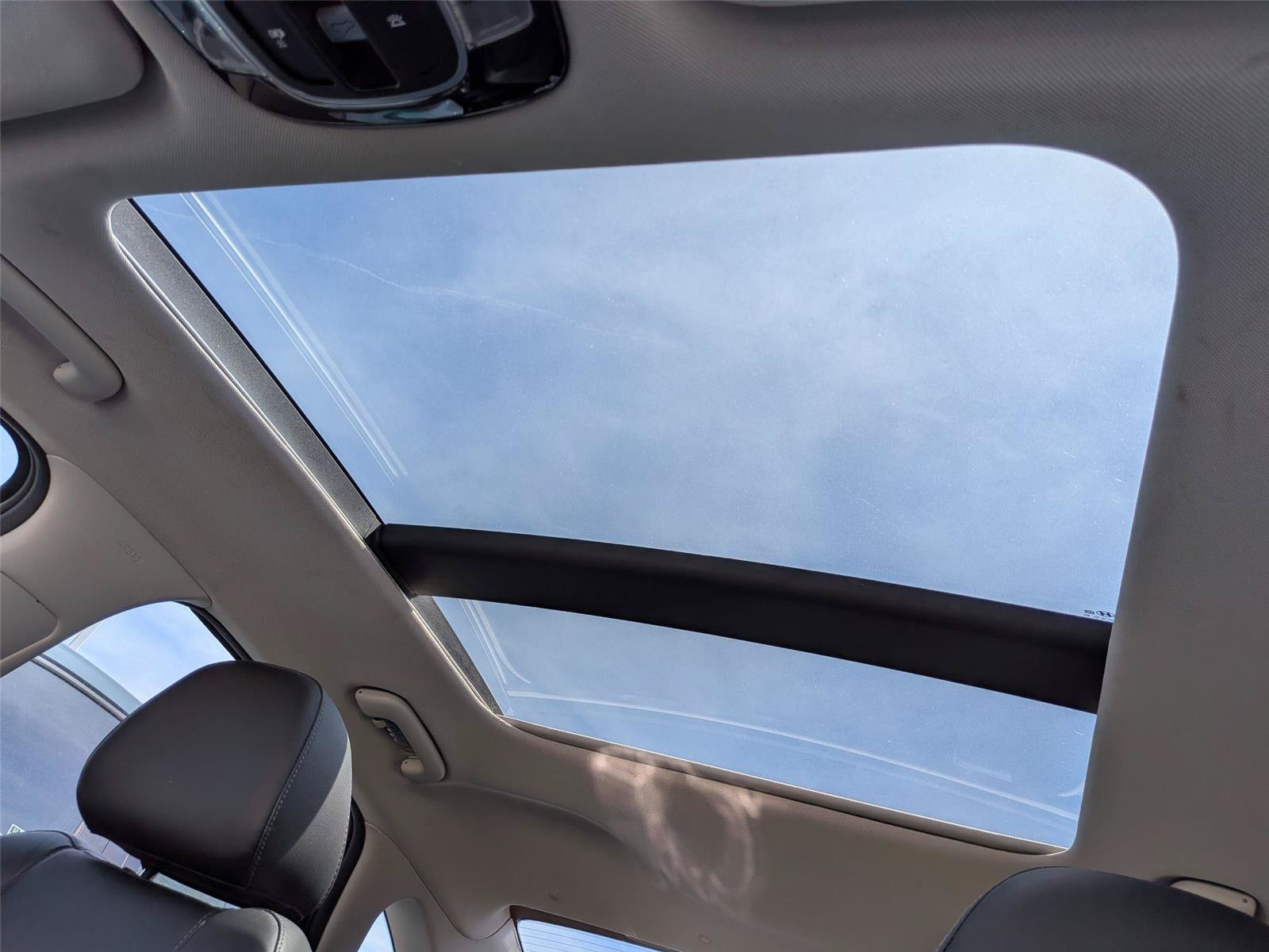 Used 2020 Hyundai Sonata SEL w/ Premium + Sunroof Package FWD image 28