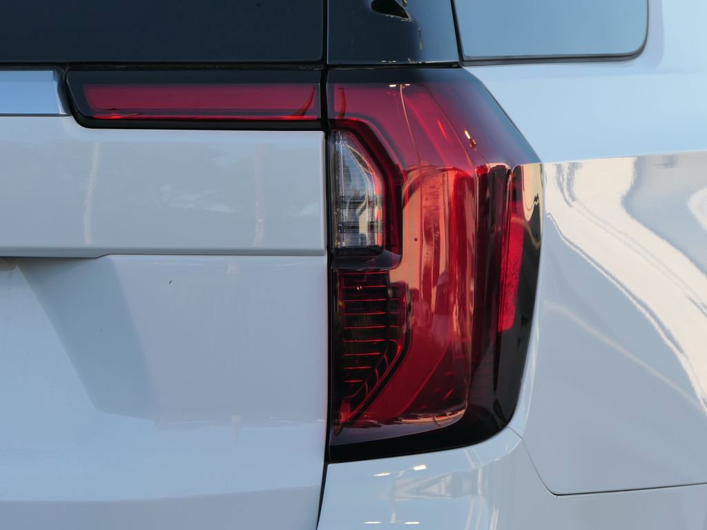 Used 2025 GMC Yukon Denali image 3