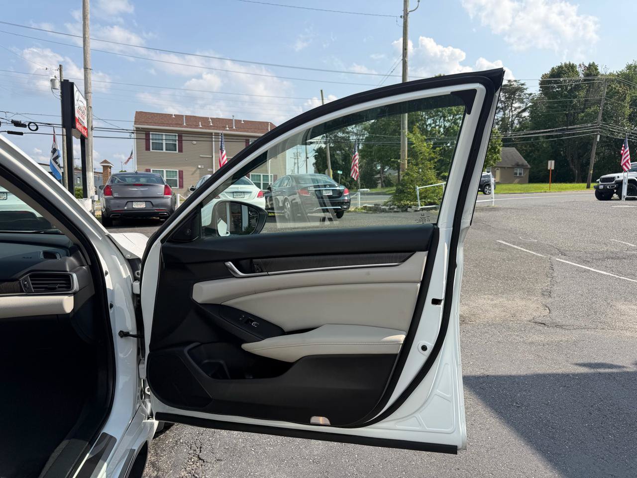 Used 2018 Honda Accord Touring image 22