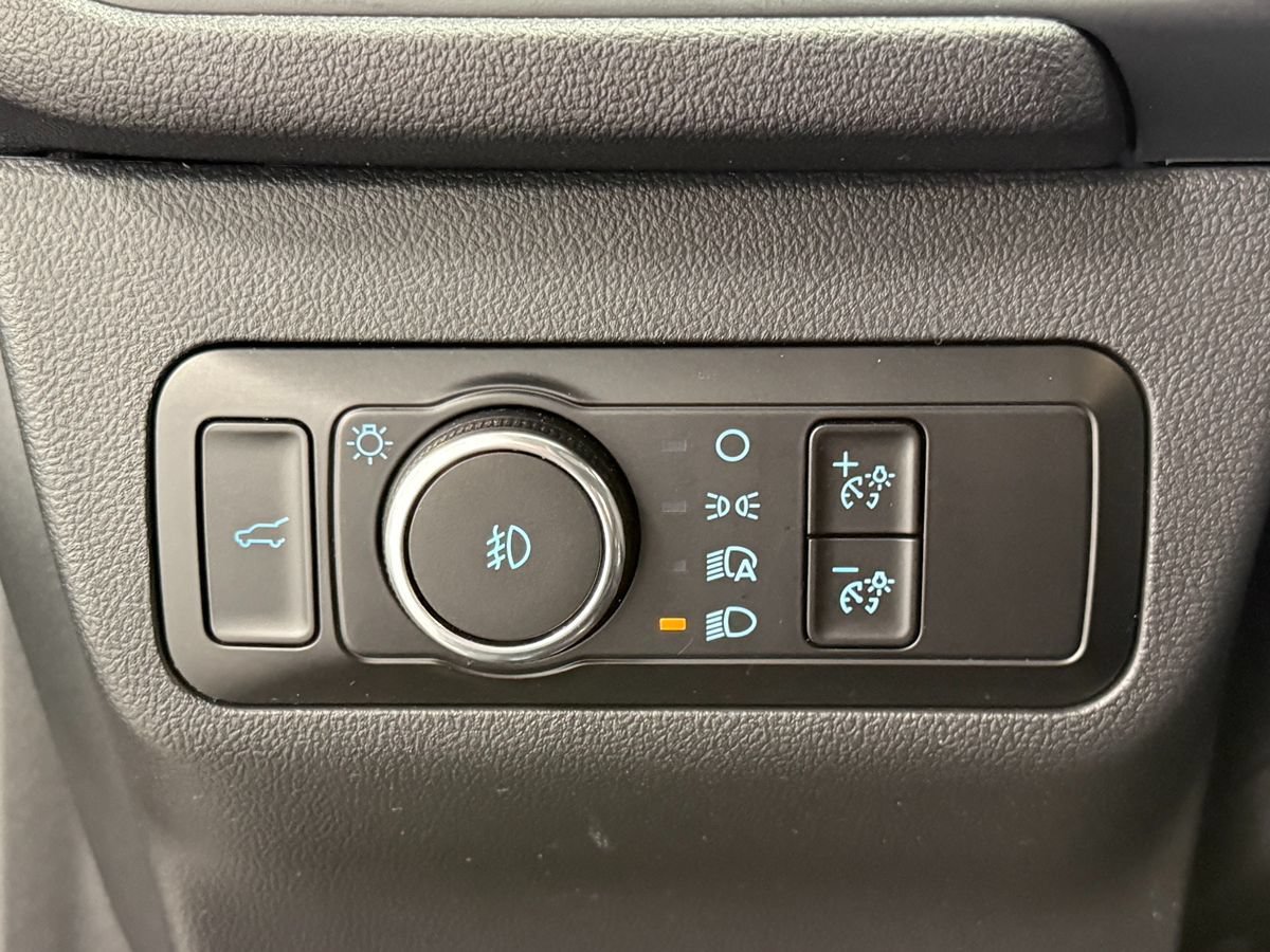 Used 2025 Ford Escape Platinum AWD/4WD image 18