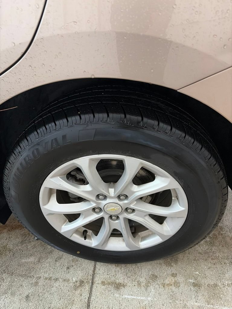 Used 2018 Chevrolet Equinox LT w/ Sun & Infotainment Package FWD image 10