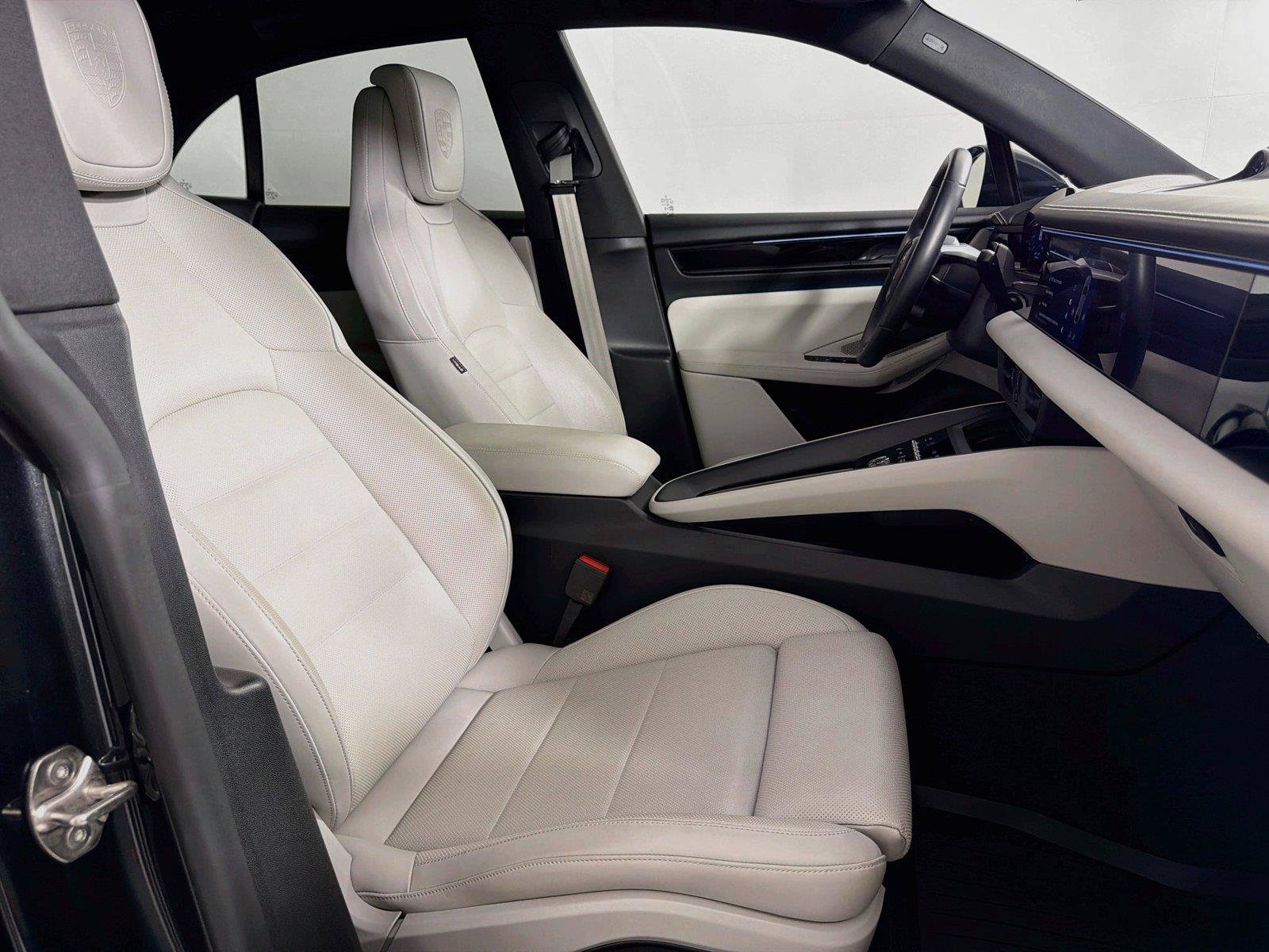 Certified 2026 Porsche Macan Electric RWD image 28