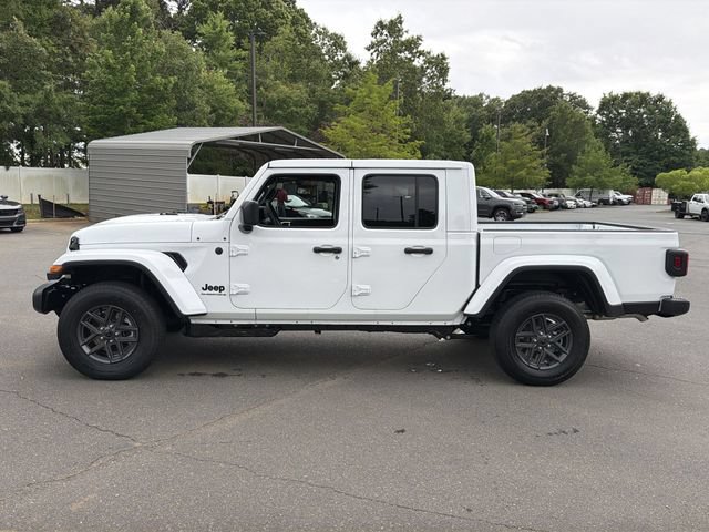New 2026 Jeep Gladiator Sport AWD/4WD image 10