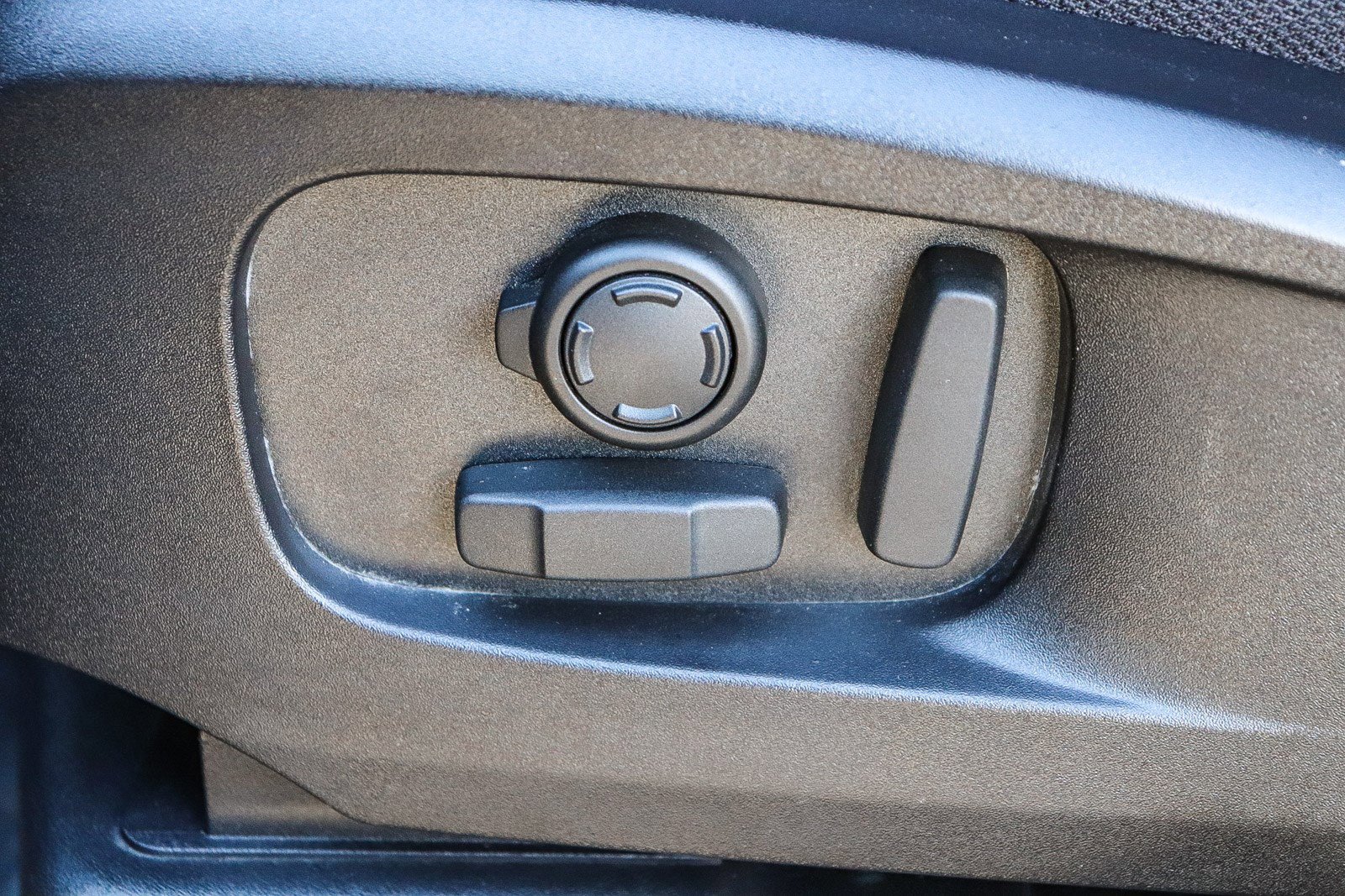 Used 2023 Land Rover Defender 110 X image 26