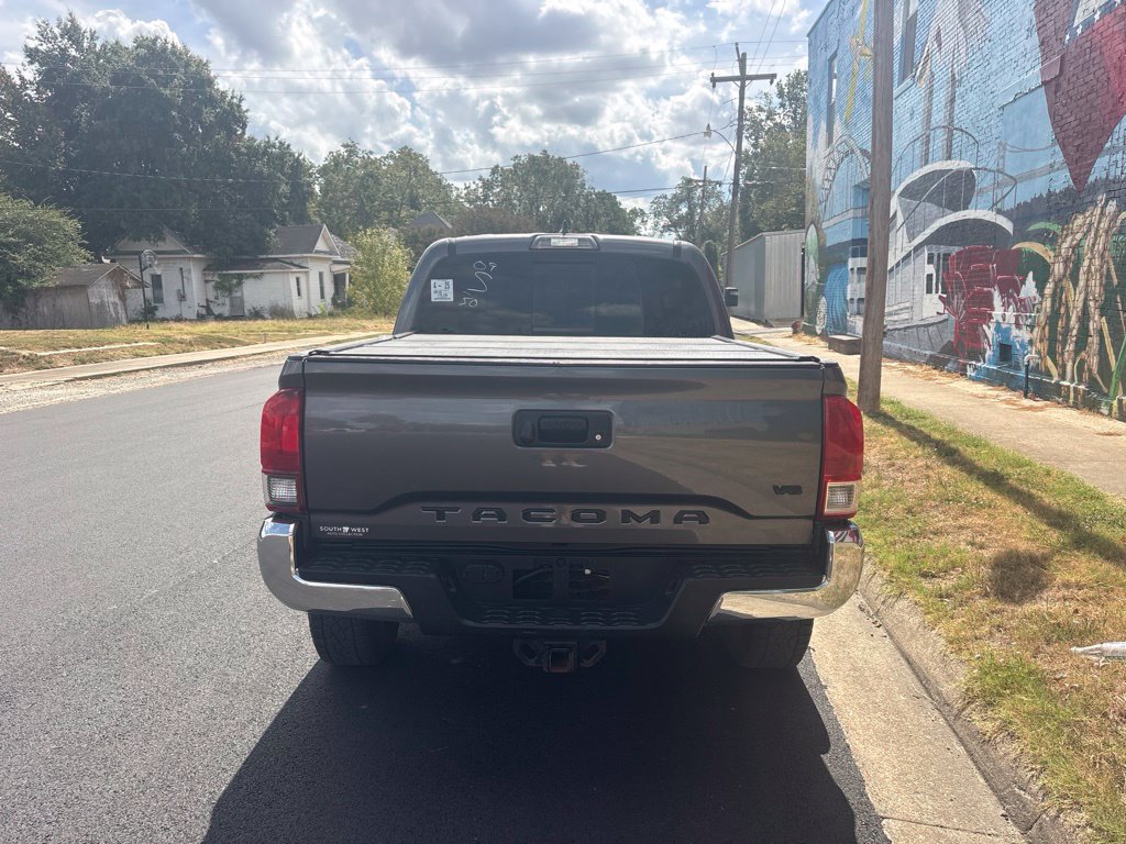 Used 2019 Toyota Tacoma TRD Off-Road AWD/4WD image 7