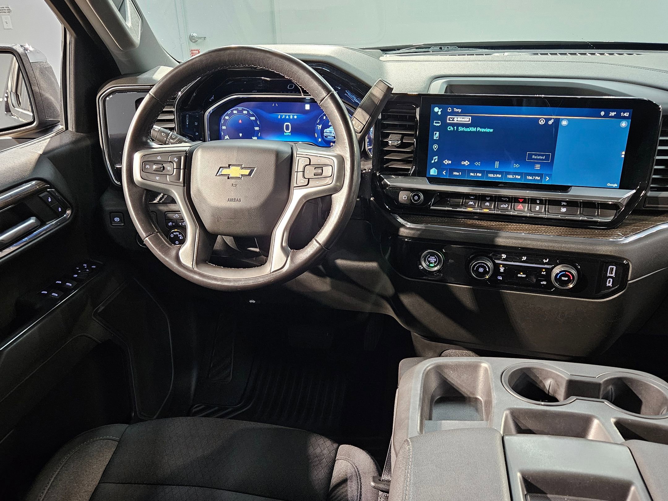 Used 2023 Chevrolet Silverado 1500 LT image 9