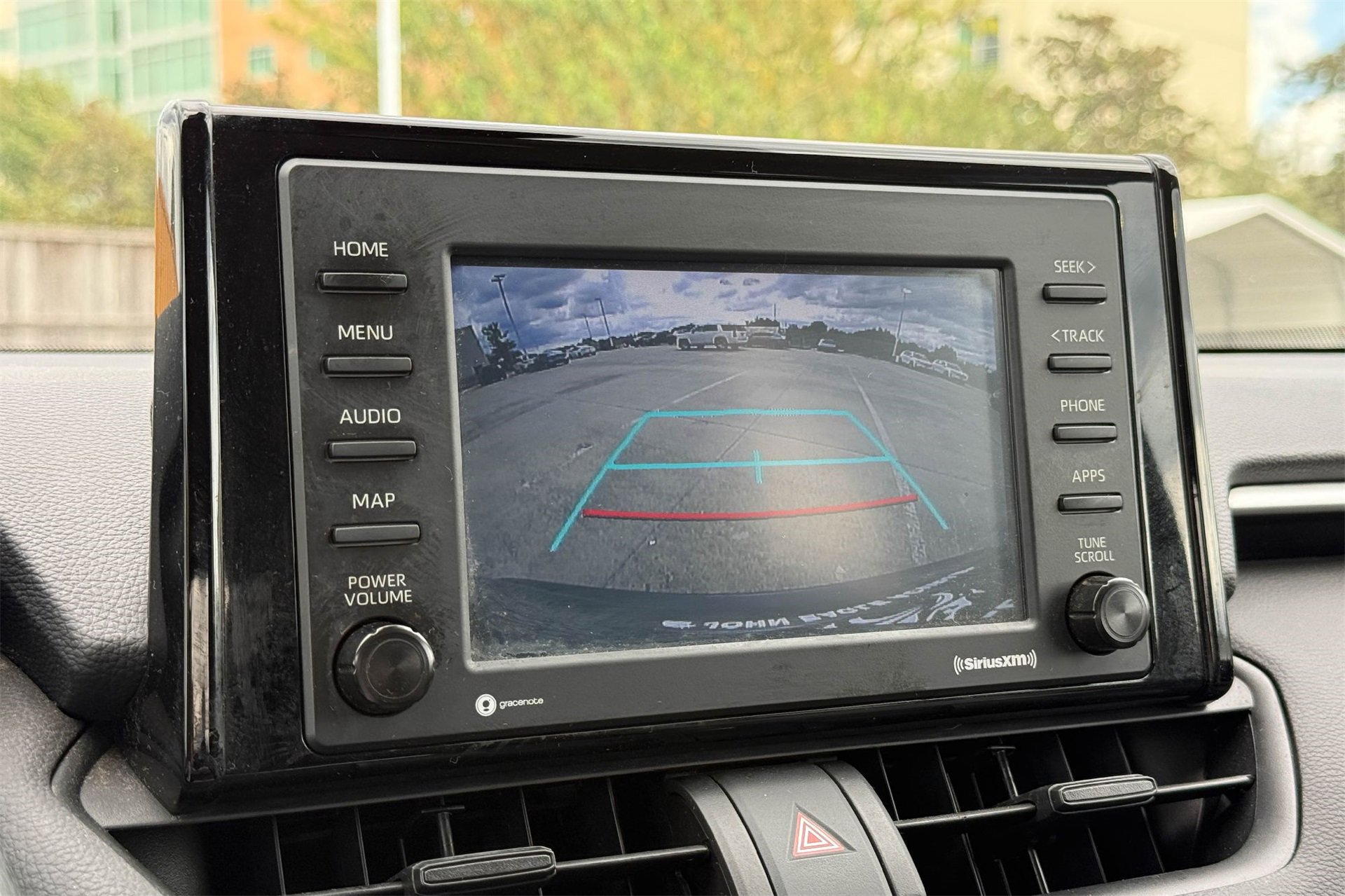 Used 2022 Toyota RAV4 LE image 29