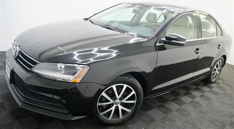 Used 2017 Volkswagen Jetta SE FWD image 2