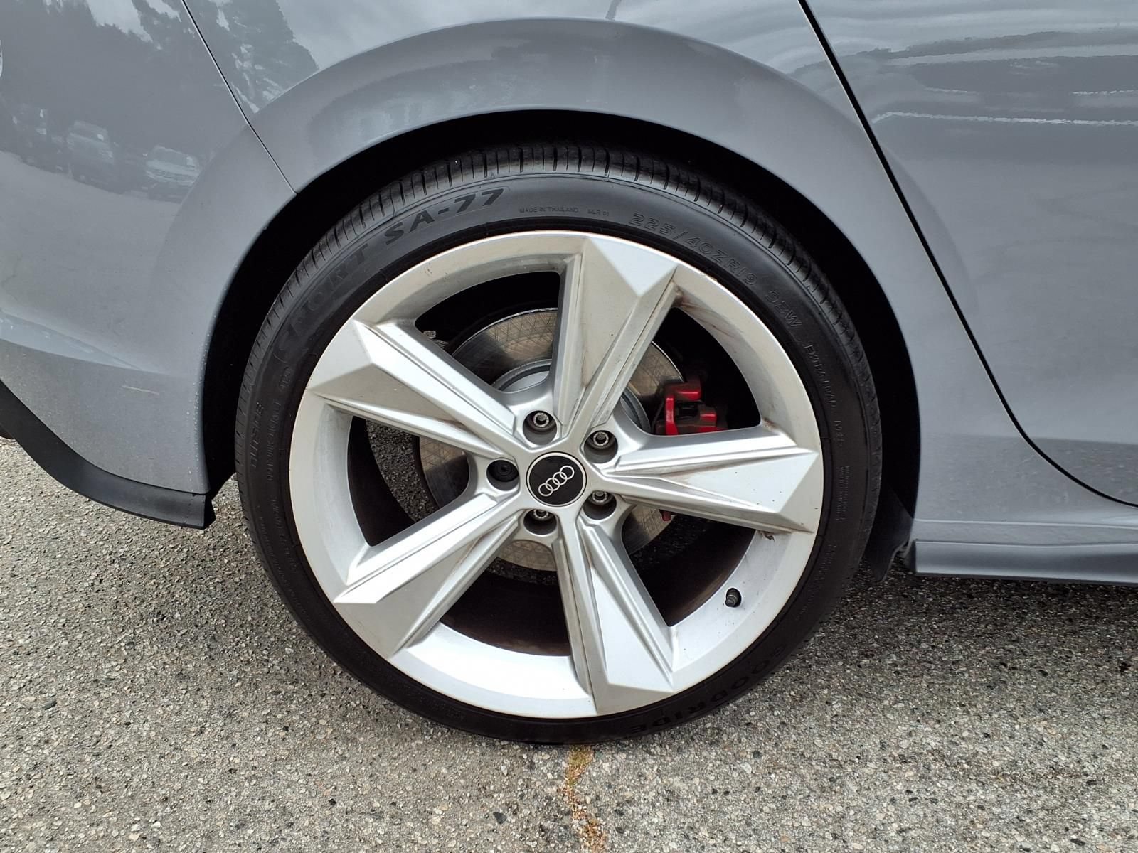 Used 2022 Volkswagen GTI SE FWD image 4