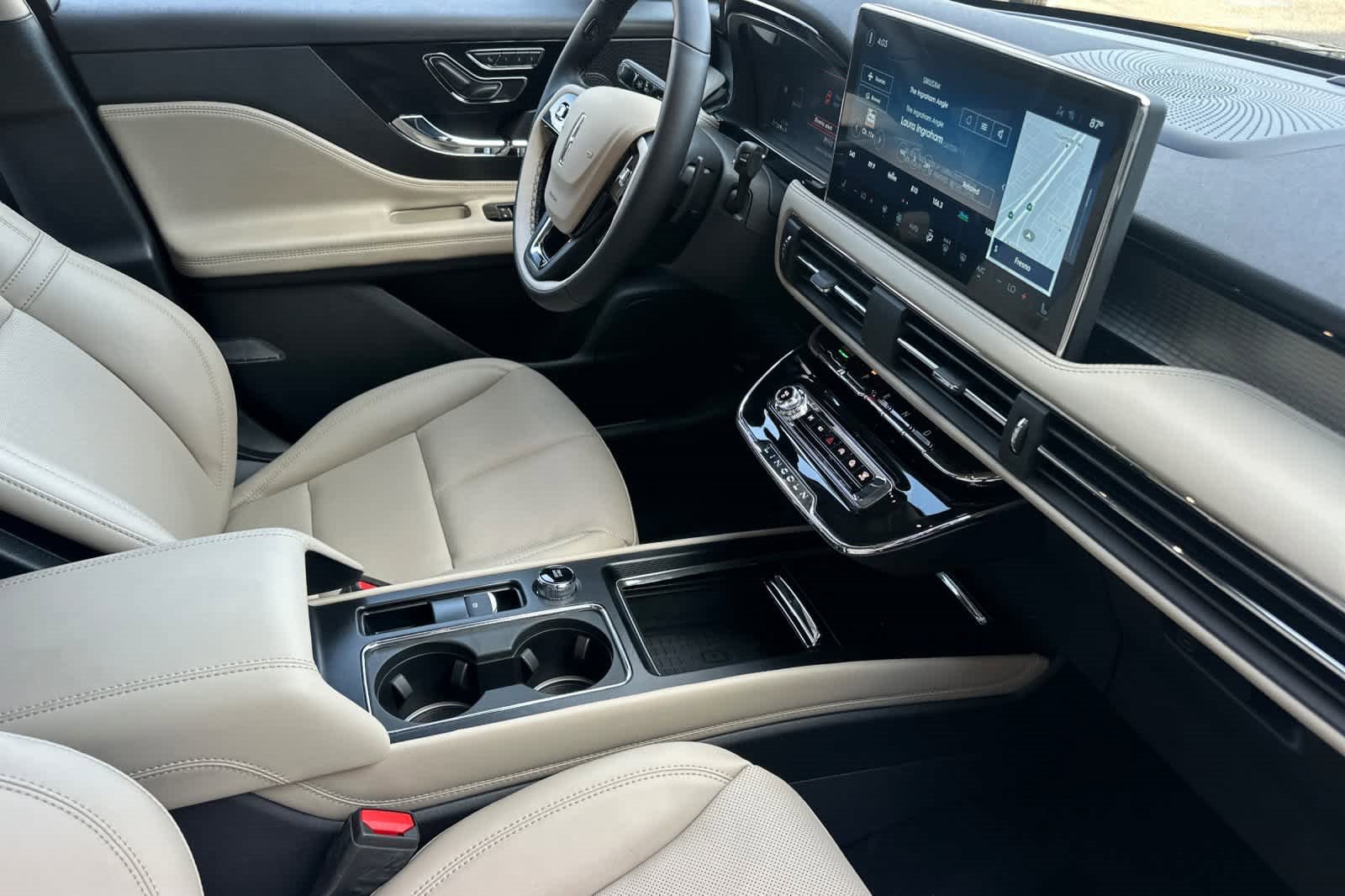 Used 2025 Lincoln Corsair Premiere w/ Equipment Group 101A image 17