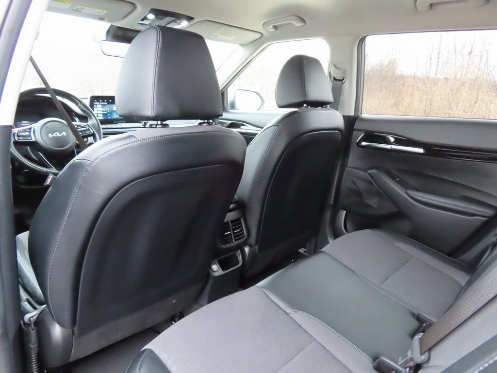 Certified 2023 Kia Seltos S w/ Navigation Package image 26