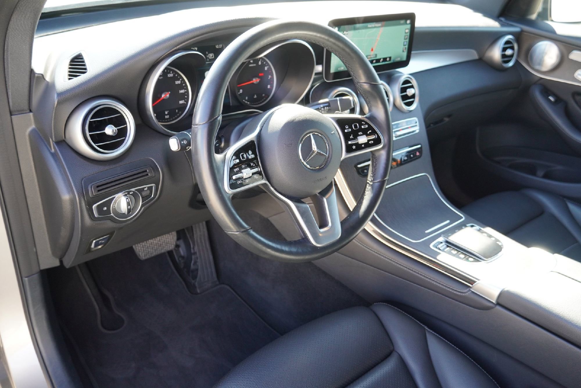 Used 2020 Mercedes-Benz GLC 300 4MATIC image 8