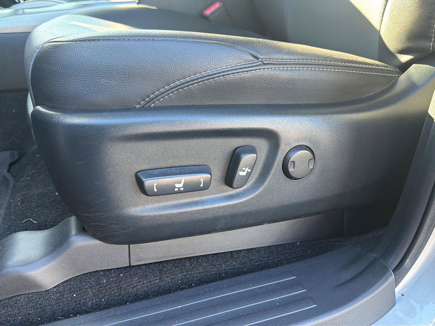 Used 2021 Toyota 4Runner SR5 Premium w/ Moonroof Package AWD/4WD image 18