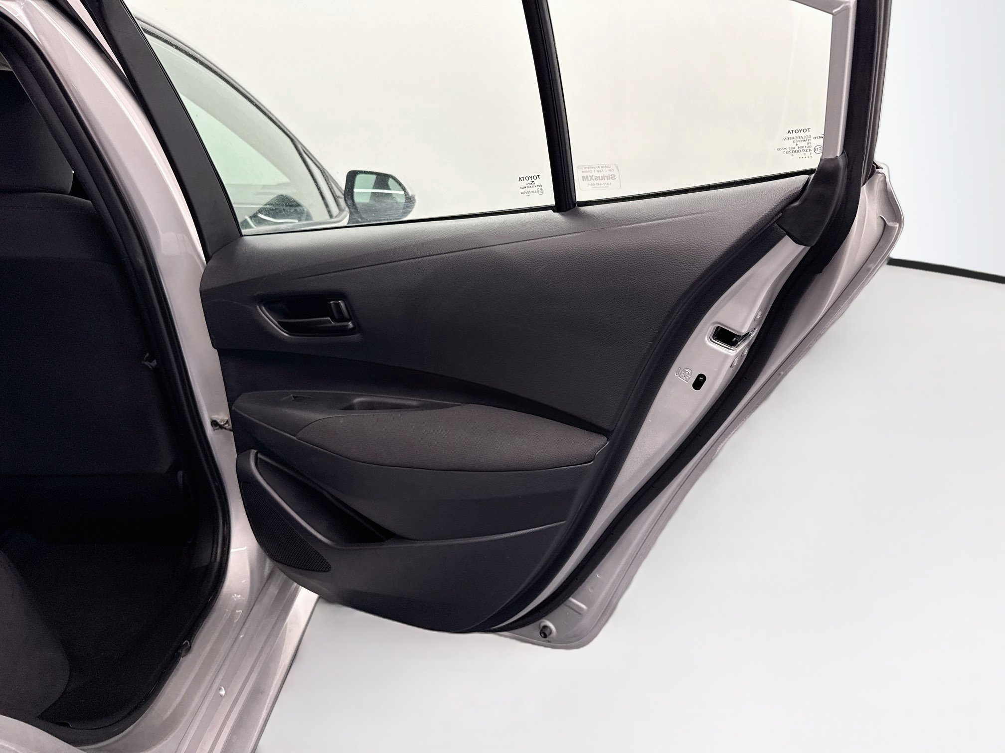 Used 2025 Toyota Corolla LE FWD image 29