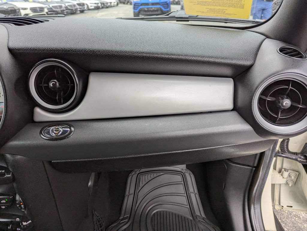 Used 2011 MINI Cooper Convertible FWD image 28