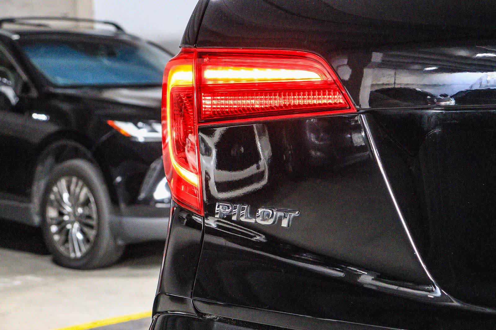 Used 2018 Honda Pilot EX image 11