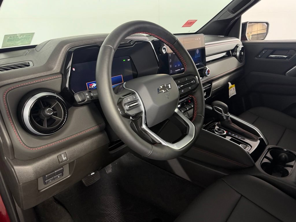 Used 2025 Chevrolet Colorado Z71 w/ Z71 Convenience Package 2 AWD/4WD image 22