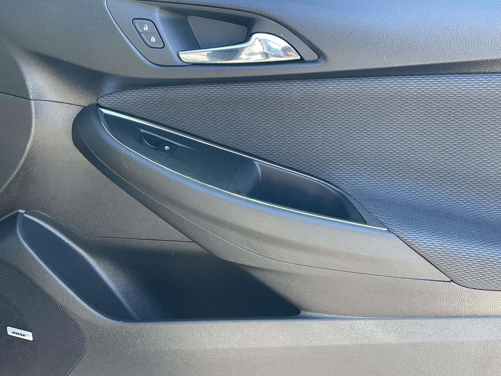 Used 2018 Chevrolet Cruze LT w/ Sun And Sound Package image 9