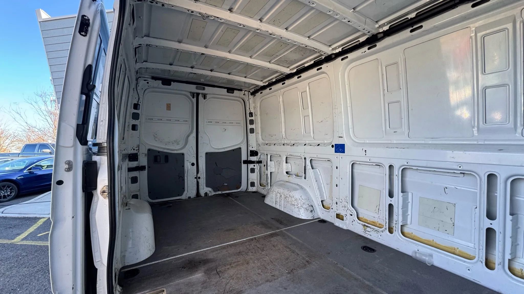 Used 2014 Mercedes-Benz Sprinter 2500 image 16