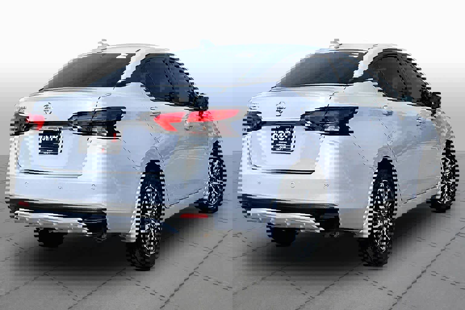 Certified 2025 Nissan Versa SV w/ Trunk Package image 13