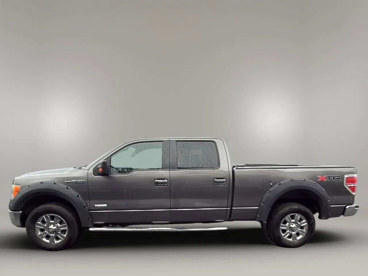 Used 2011 Ford F150 XLT w/ XTR Pkg image 2