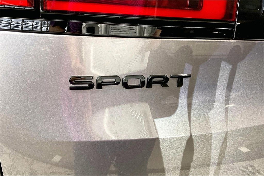 Used 2023 Land Rover Range Rover Sport SE image 7
