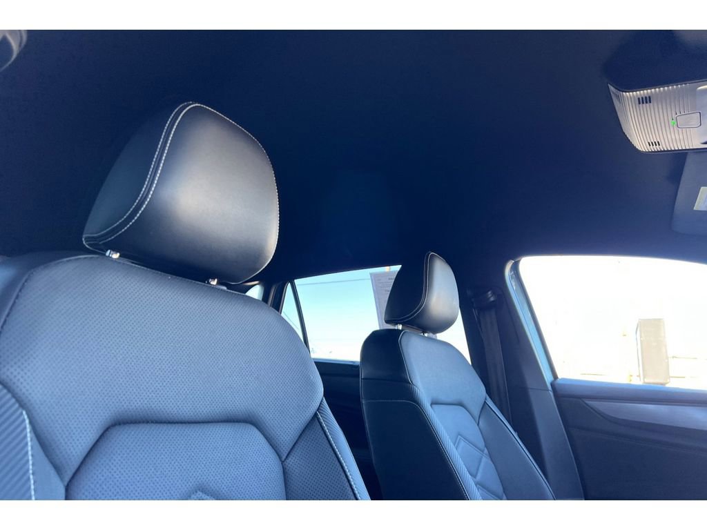 Used 2024 Volkswagen Atlas Cross Sport SE image 19