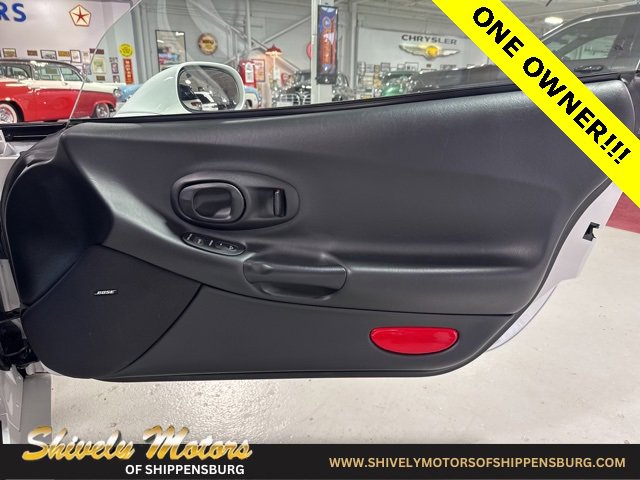 Used 2004 Chevrolet Corvette Coupe w/ Roof Package image 25