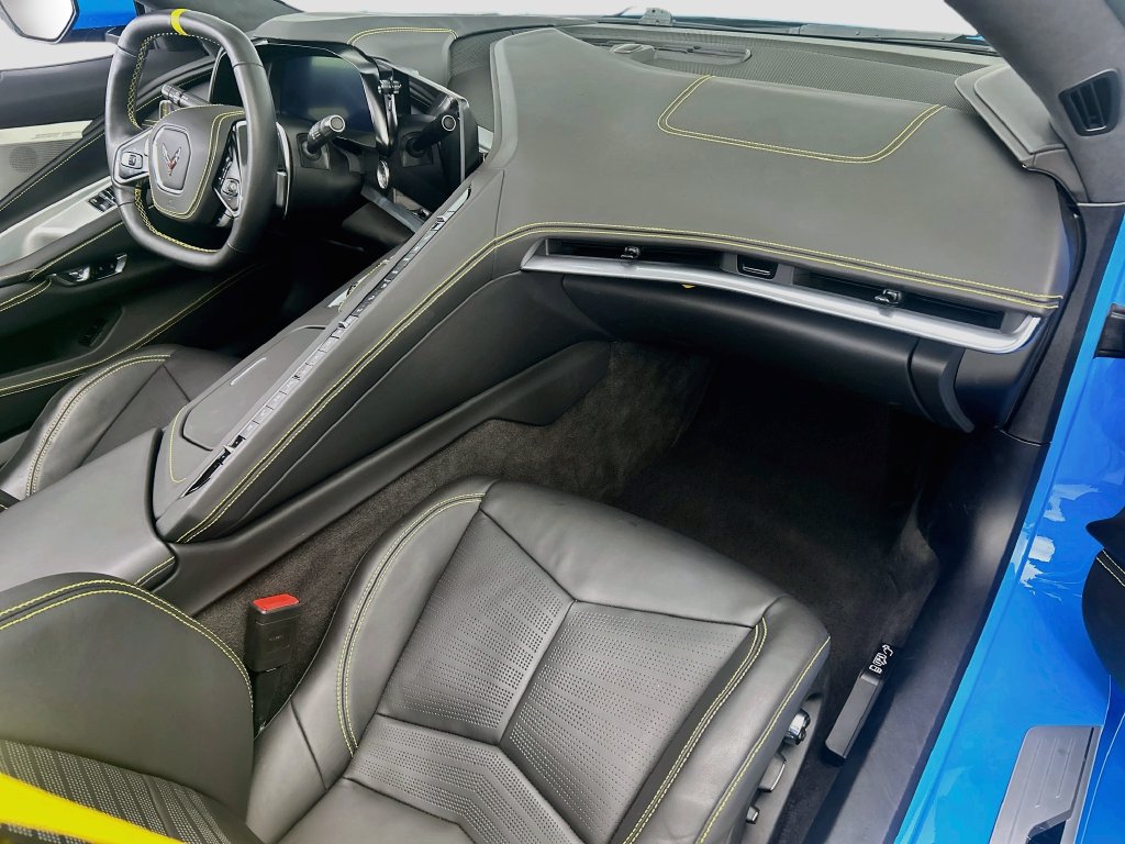 Used 2022 Chevrolet Corvette Stingray Premium Cpe w/ Z51 Performance Package RWD image 15
