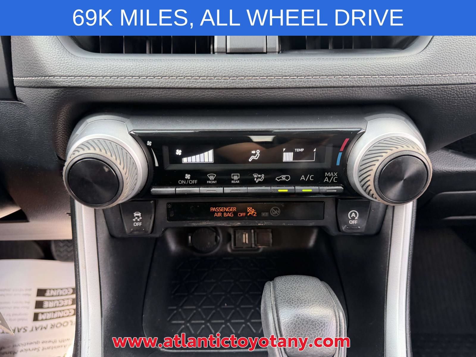 Used 2020 Toyota RAV4 LE w/ Carpet Mat Package AWD/4WD image 25