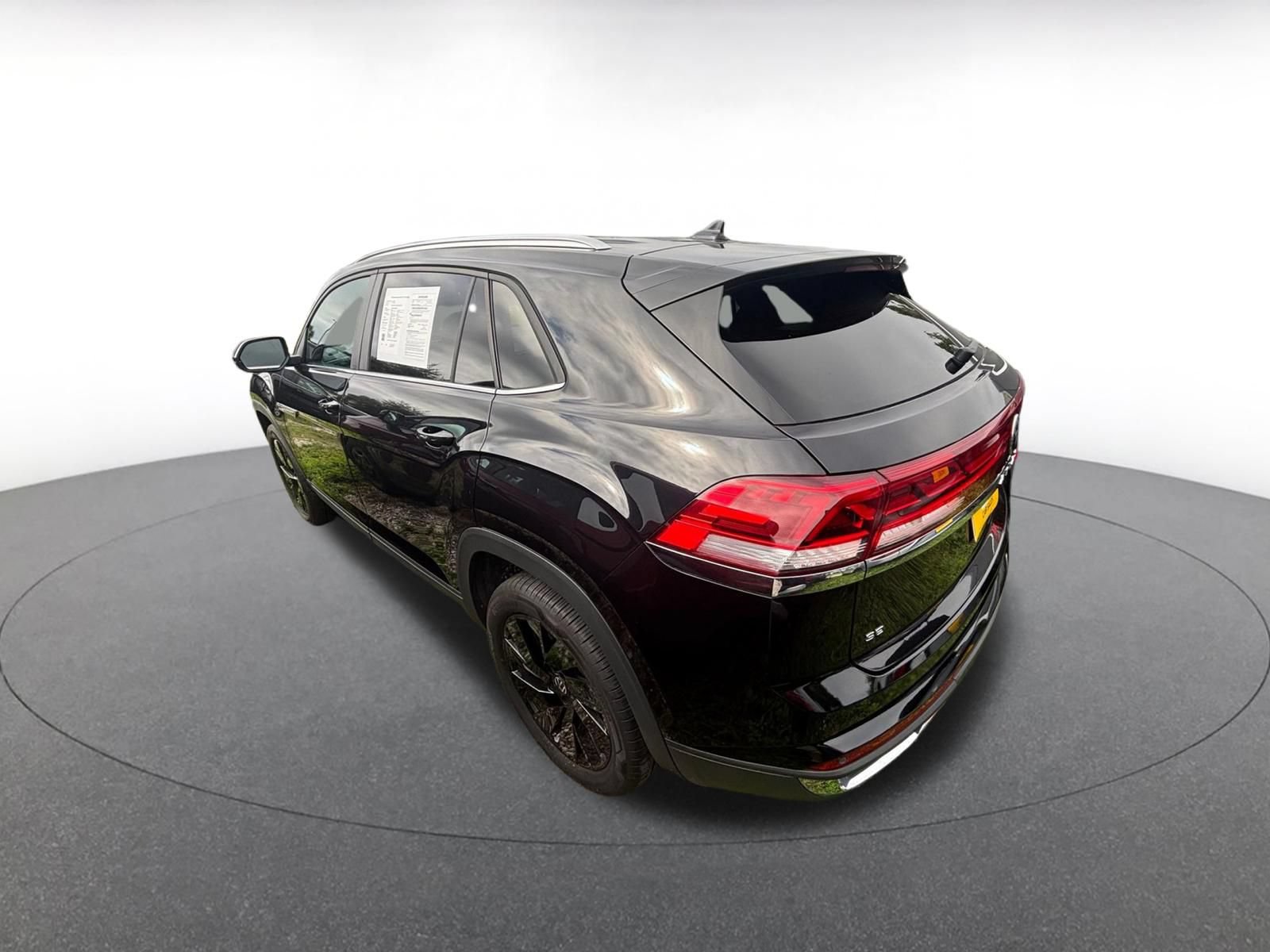 Used 2026 Volkswagen Atlas Cross Sport SE FWD image 9