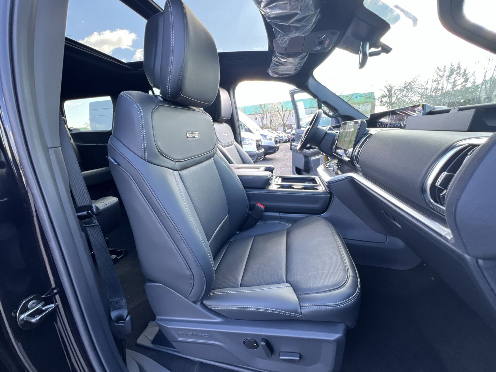 New 2026 Ford Expedition Platinum image 28