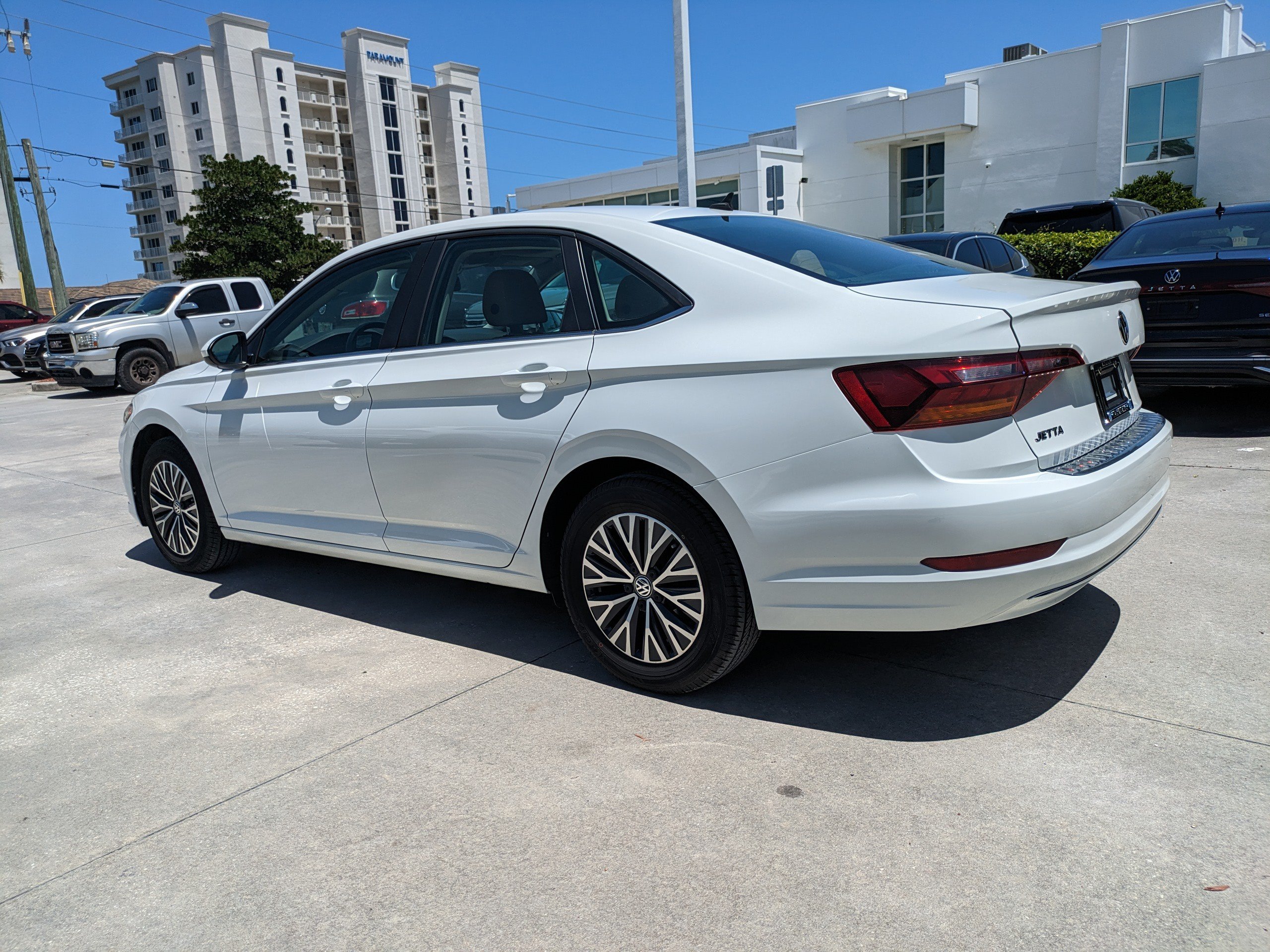 Used 2019 Volkswagen Jetta SE w/ Cold Weather Package FWD image 6