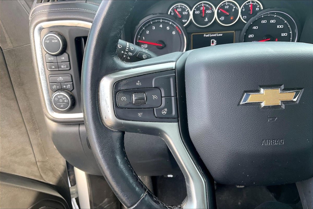 Used 2020 Chevrolet Silverado 1500 LT w/ Convenience Package AWD/4WD image 19