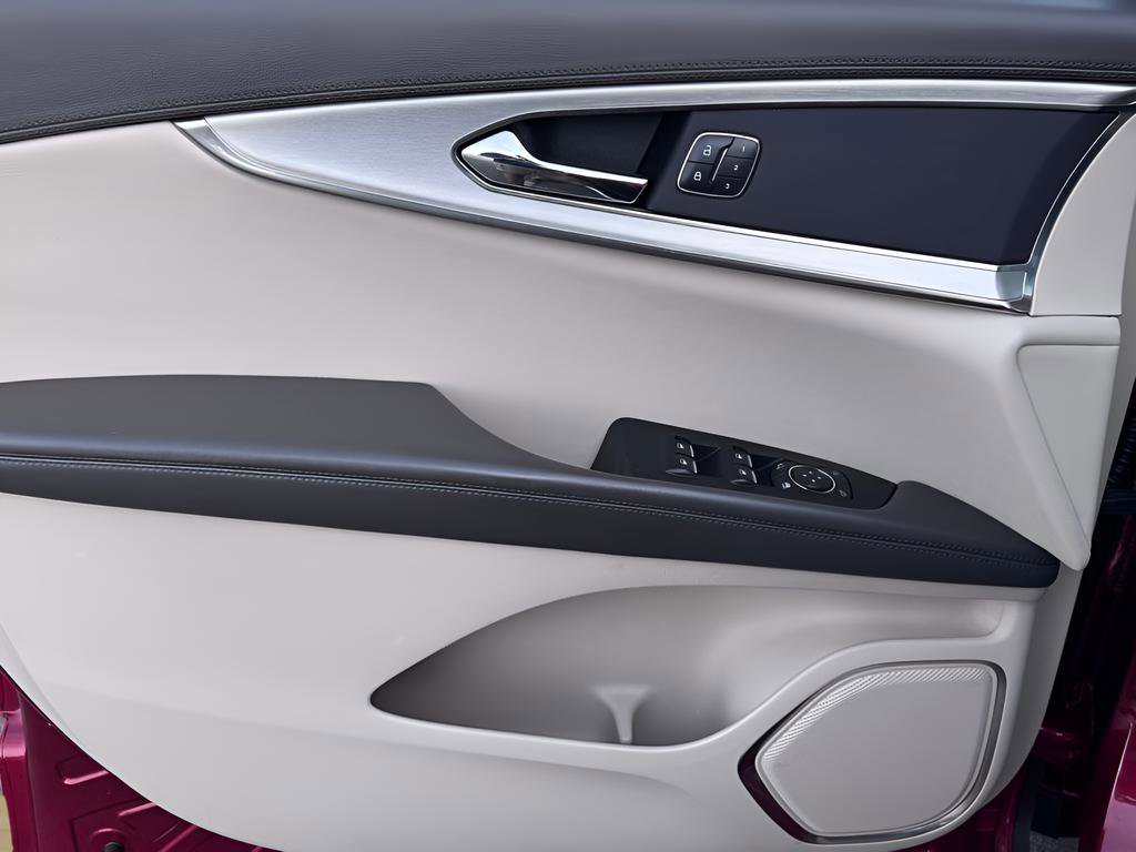 Used 2018 Lincoln MKX Premiere image 25