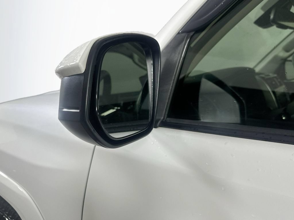 Used 2020 Toyota 4Runner SR5 AWD/4WD image 37