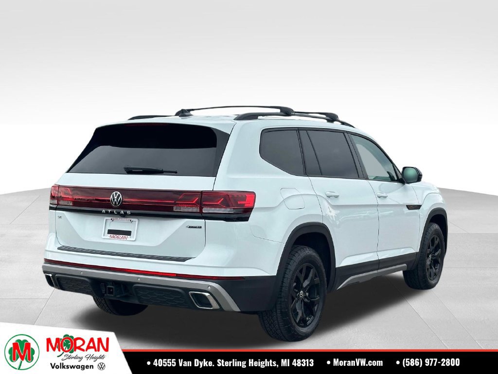 Certified 2025 Volkswagen Atlas Peak Edition SE AWD/4WD image 4